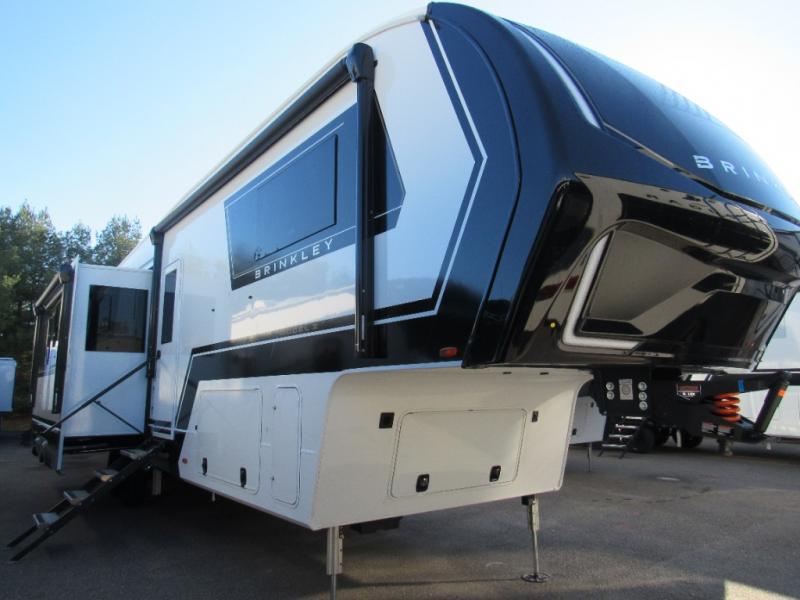 Brinkley Model Z 3515 fifth wheel exterior on the dealer's lot